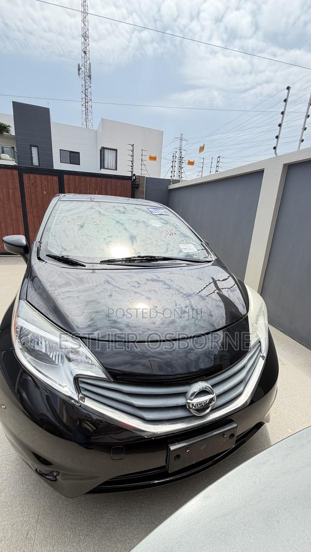 Nissan Versa 2016 Black