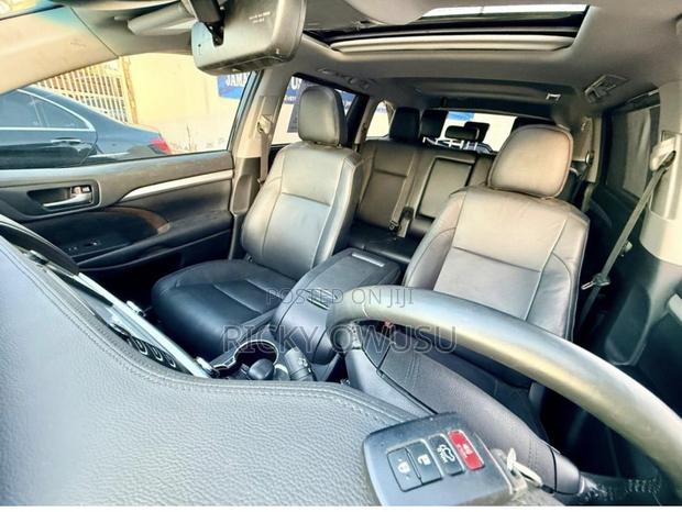 Toyota Highlander XLE 2019 Black