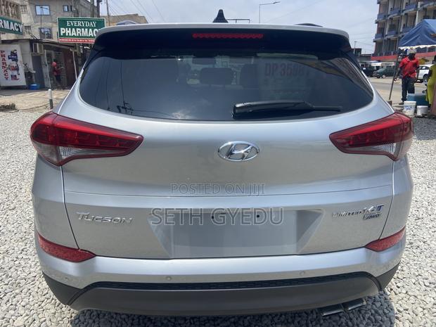 Hyundai Tucson 2016 Silver