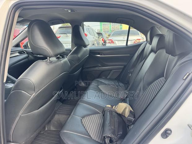 Toyota Camry 2018 White