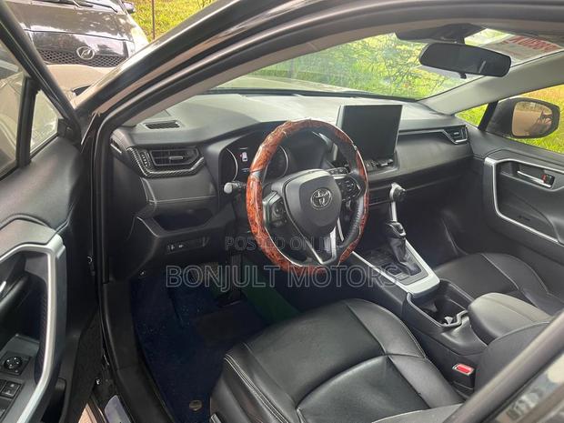Toyota RAV4 2021 Black