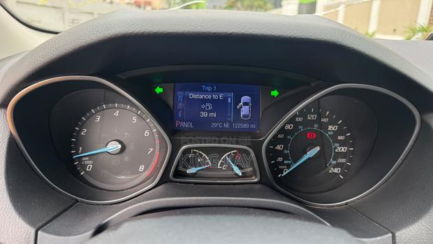 Ford Fiesta SE 4dr Sedan (1.6L 4cyl 5M) 2014 Red