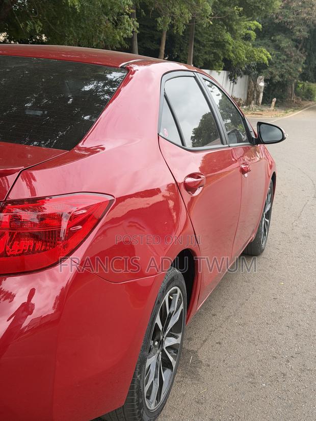Toyota Corolla SE (1.8L 4cyl 2A) 2018 Red