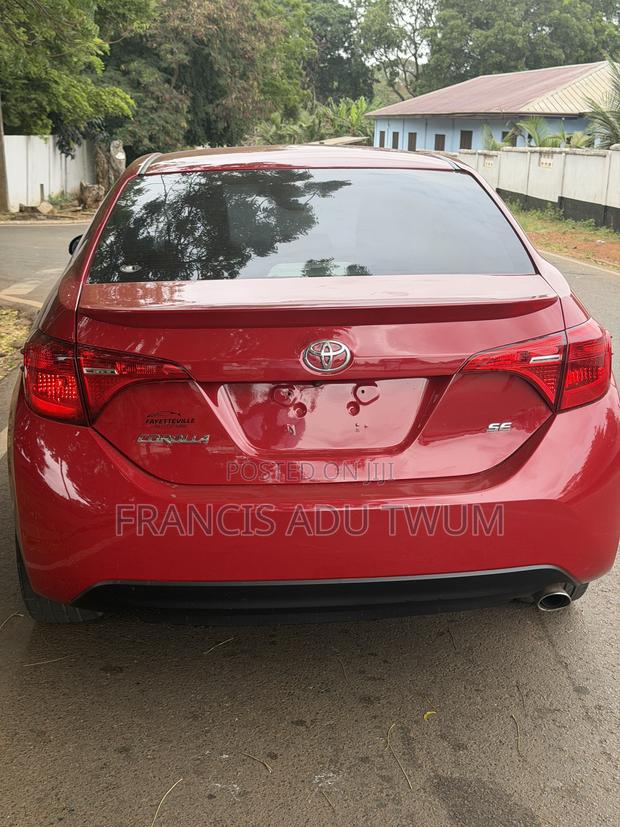 Toyota Corolla SE (1.8L 4cyl 2A) 2018 Red