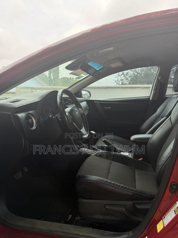 Toyota Corolla SE (1.8L 4cyl 2A) 2018 Red