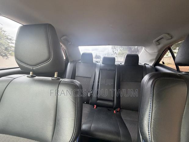 Toyota Corolla SE (1.8L 4cyl 2A) 2018 Red