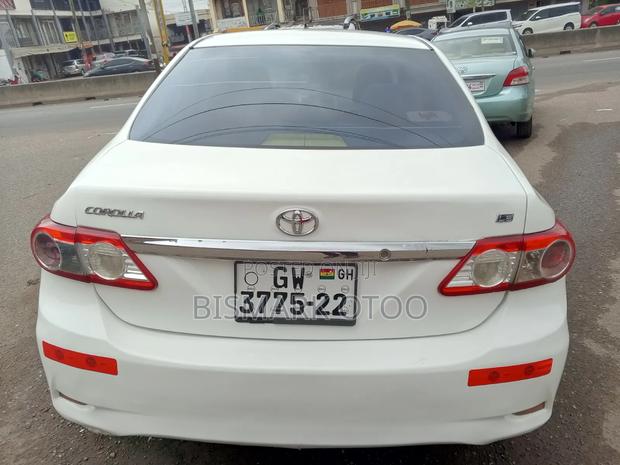 Toyota RAV4 LE AWD (2.5L 4cyl 6A) 2013 White