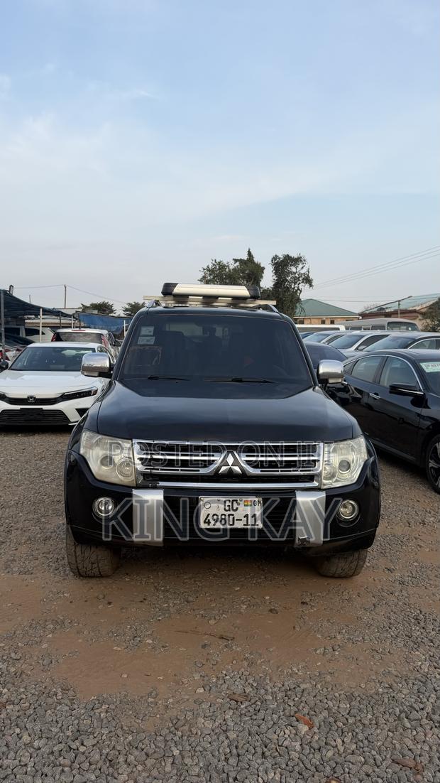 Mitsubishi Pajero 3.0 2010 Black