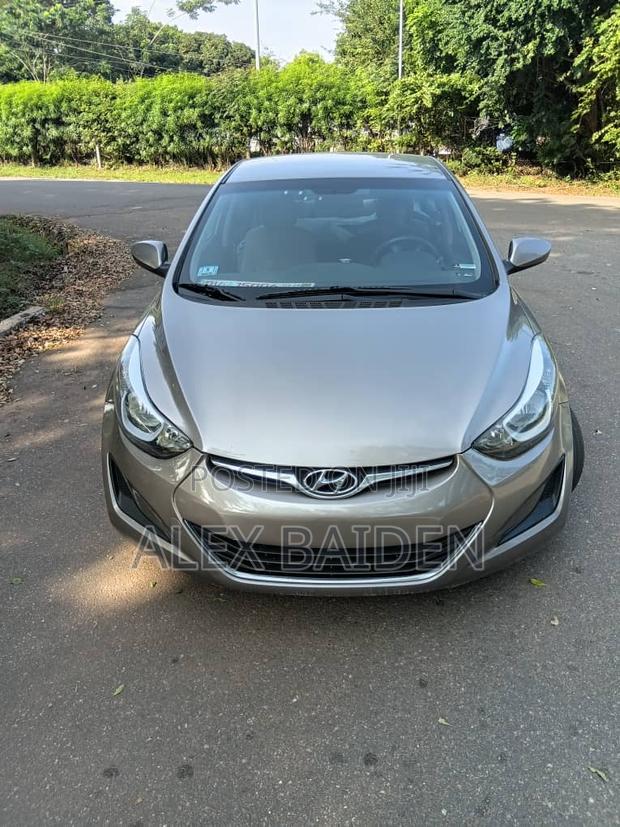 Hyundai Elantra SE Sedan FWD (1.8L 4cyl 6A) 2016 Brown