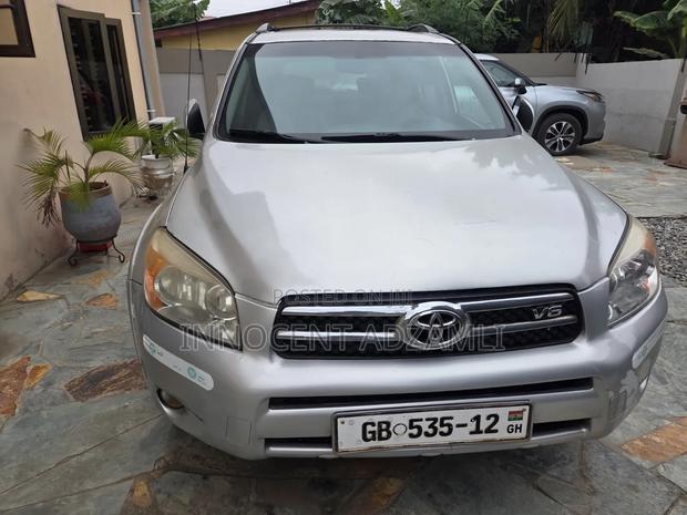 Toyota RAV4 200 4X4 Automatic 2008 Gray
