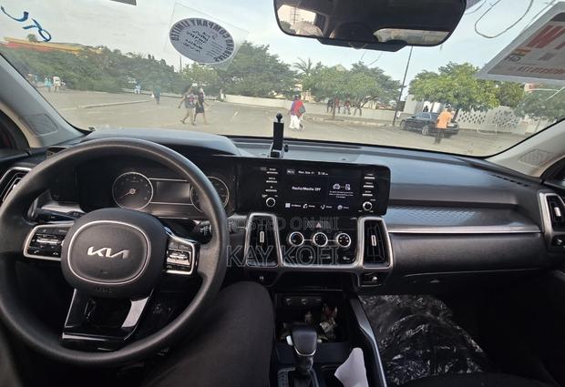 Kia Sorento LX 2023 Brown