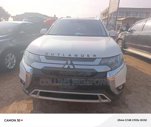 Mitsubishi Outlander 2020 White