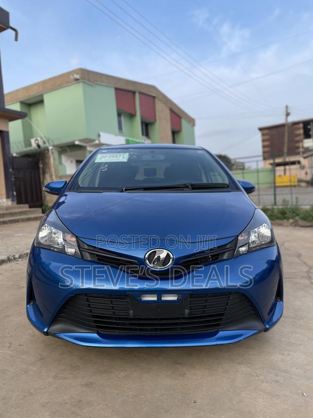 Toyota Vitz 1.3 FWD 5dr 2015 Blue