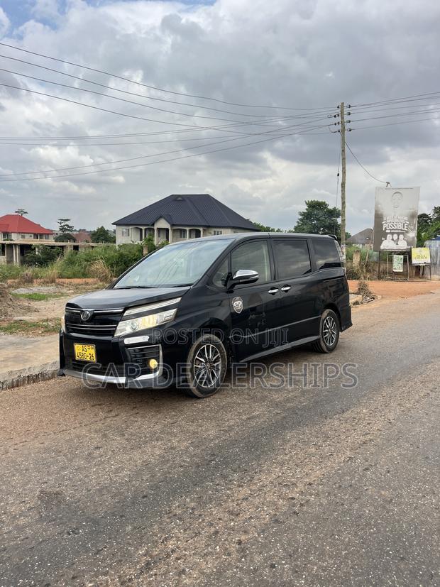 Toyota Voxy 2015 Black