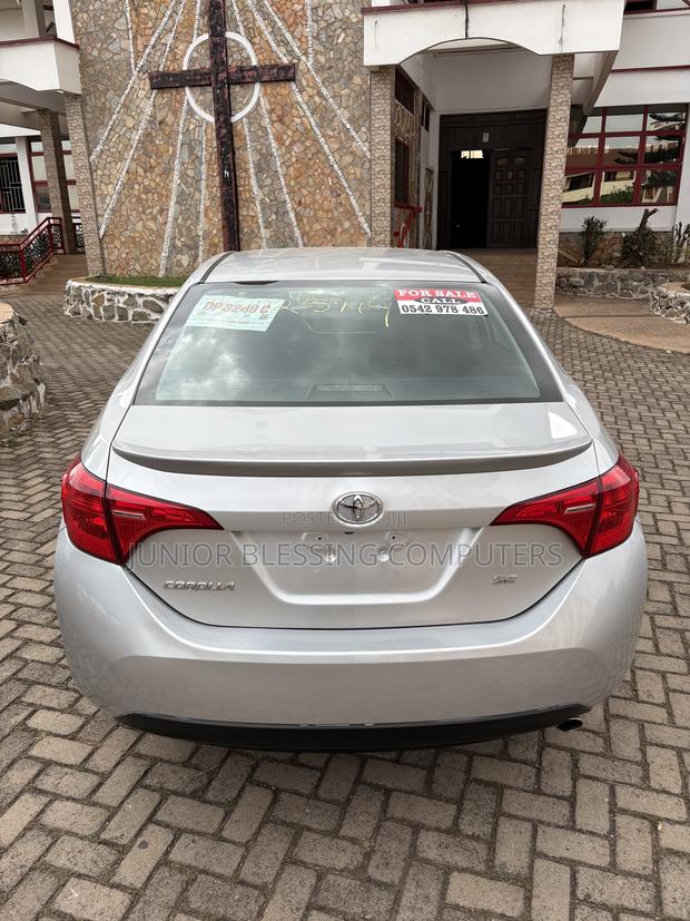 Toyota Corolla SE 4dr Sedan (1.8L 4cyl CVT) 2017 Silver