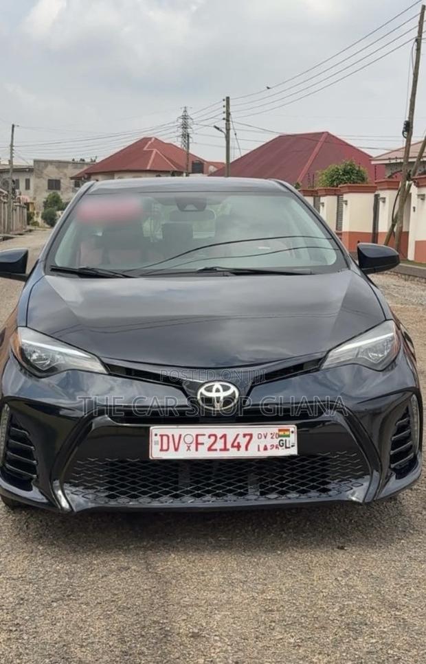 Toyota Corolla LE (1.8L 4cyl 2A) 2018 Black