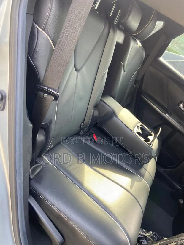 Toyota Venza XLE 4dr Wagon (2.7L 4cyl 6A) 2015 Silver