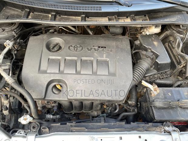 Toyota Corolla 2011 Silver