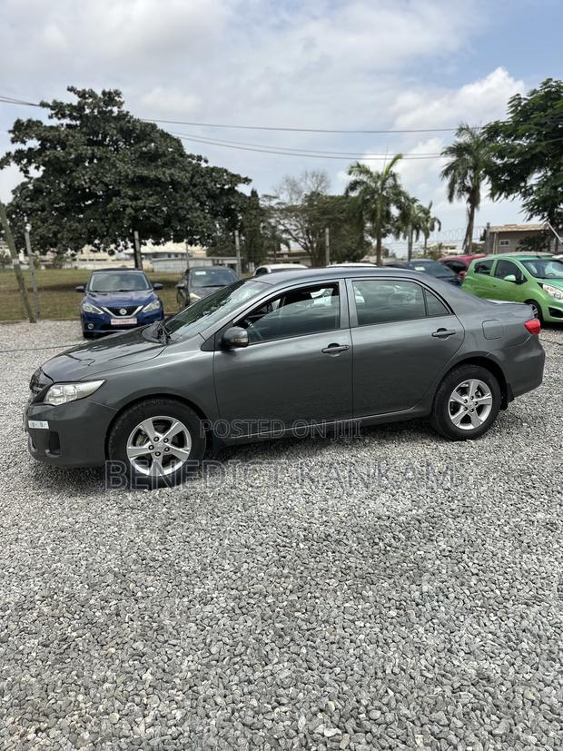 Toyota Corolla S 4dr Sedan (1.8L 4cyl 4A) 2013 Gray