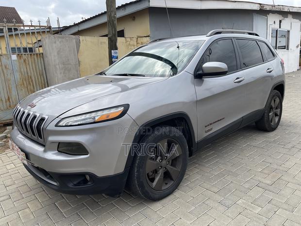 Jeep Cherokee Limited 4x4 2017 Gray