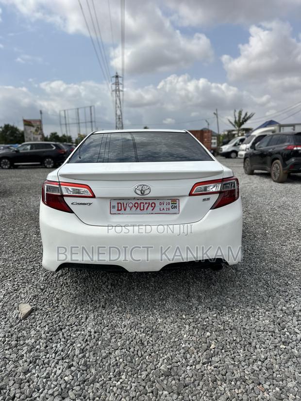 Toyota Camry SE 4dr Sedan (2.5L 4cyl 6A) 2014 White