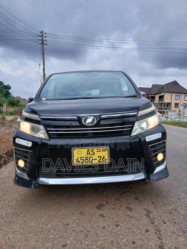 Toyota Voxy 2016 Black