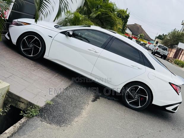 Hyundai Elantra 2021 White