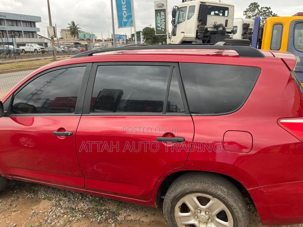 Toyota RAV4 2010 Red