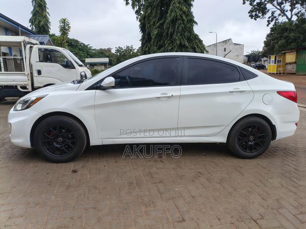Hyundai Accent 2012 White