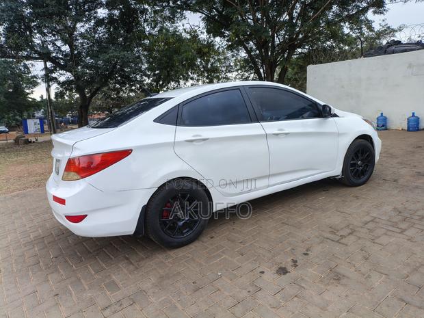Hyundai Accent 2012 White