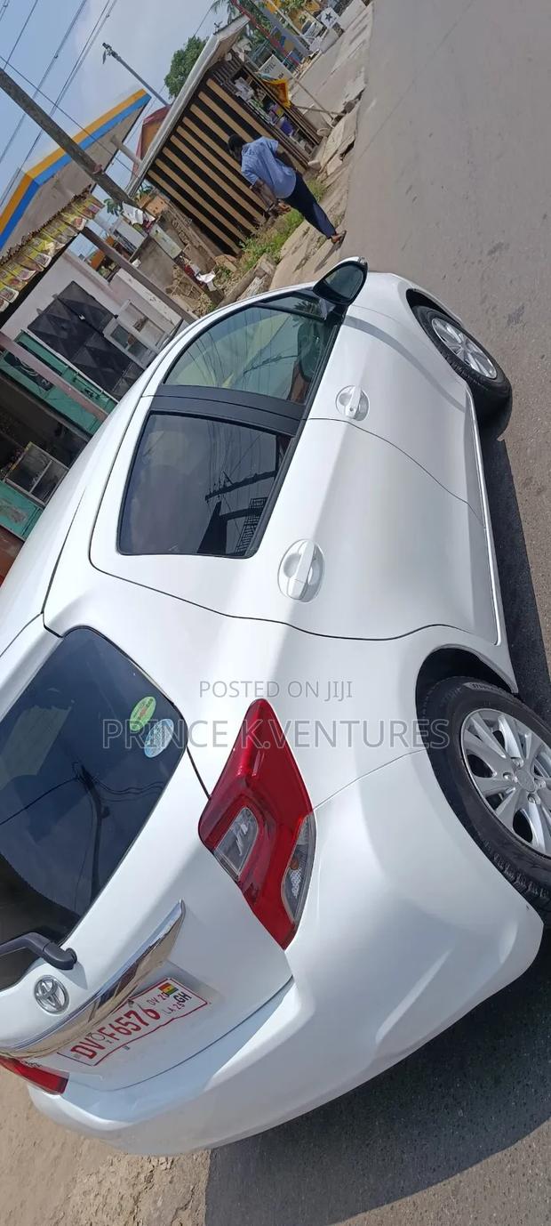 Toyota Vitz 2015 White