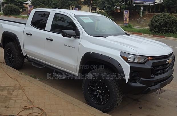 Chevrolet Silverado 2500 2025 White