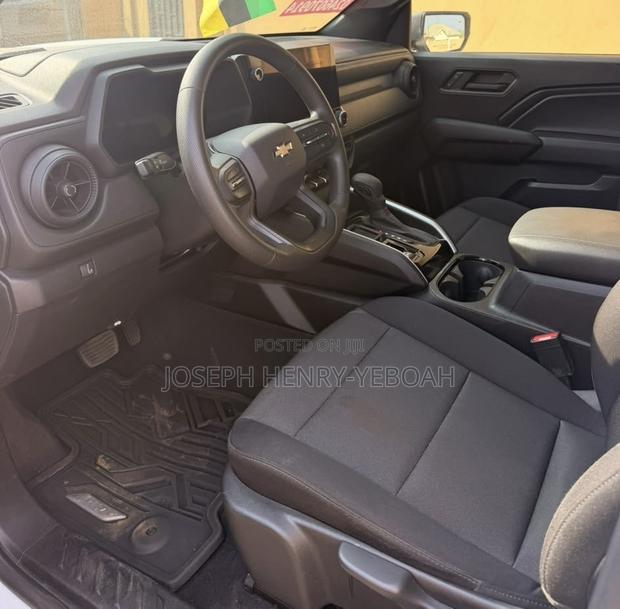 Chevrolet Silverado 2500 2025 White
