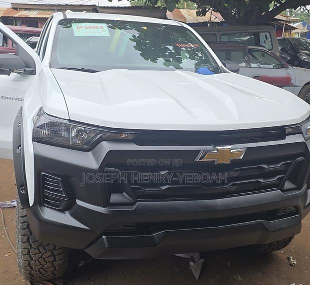 Chevrolet Silverado 2500 2025 White