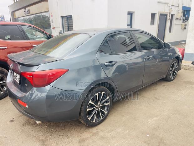 Toyota Corolla 2018 Gray