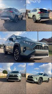 Toyota RAV4 XLE 2021 Gray for sale