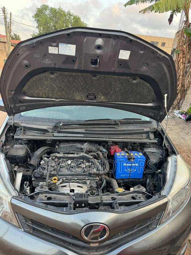 Toyota Vitz 2014 Gray