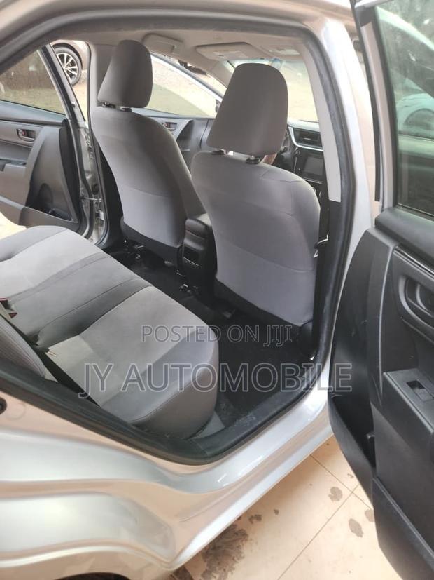 Toyota Corolla 2019 Silver