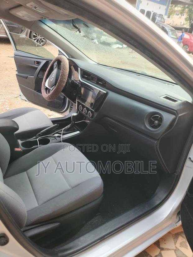 Toyota Corolla 2019 Silver