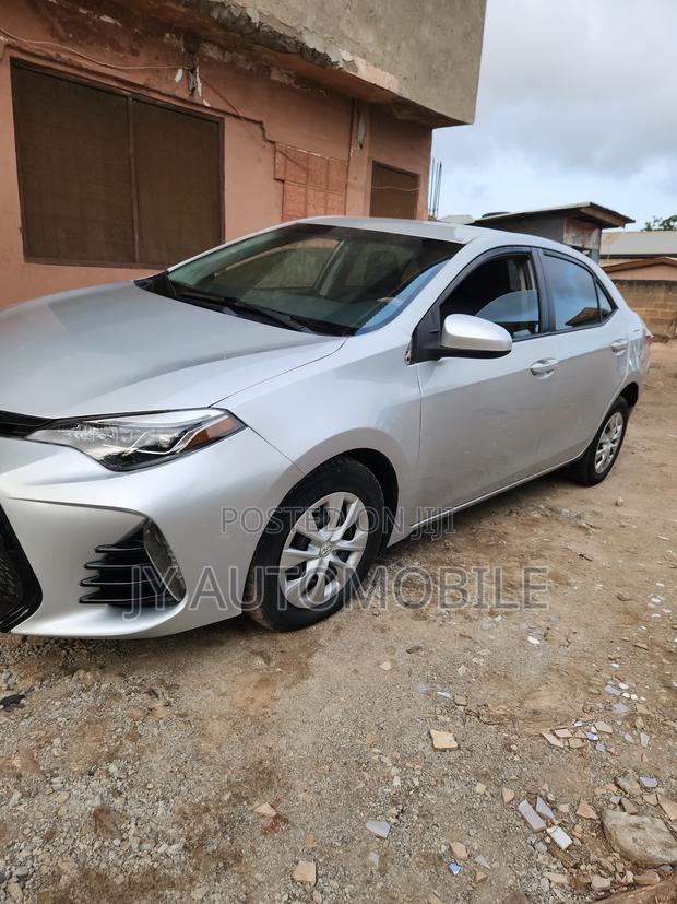 Toyota Corolla 2019 Silver