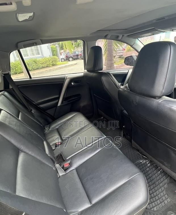 Toyota RAV4 Limited 4dr SUV (2.5L 4cyl 6A) 2018 Burgundy