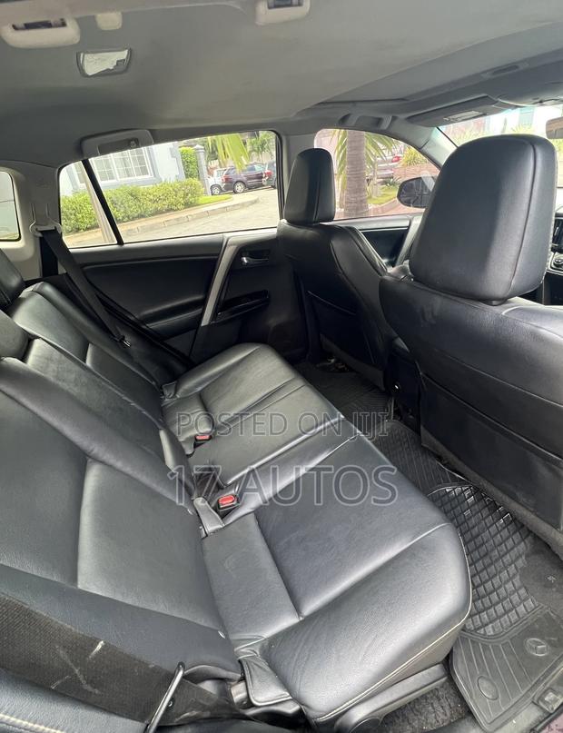 Toyota RAV4 Limited 4dr SUV (2.5L 4cyl 6A) 2018 Burgundy