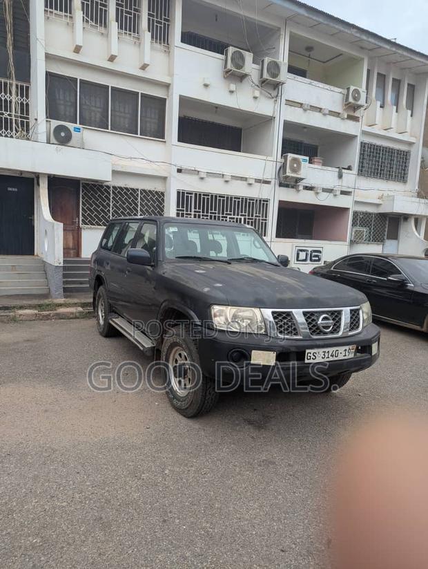 Nissan Patrol 2012 Black