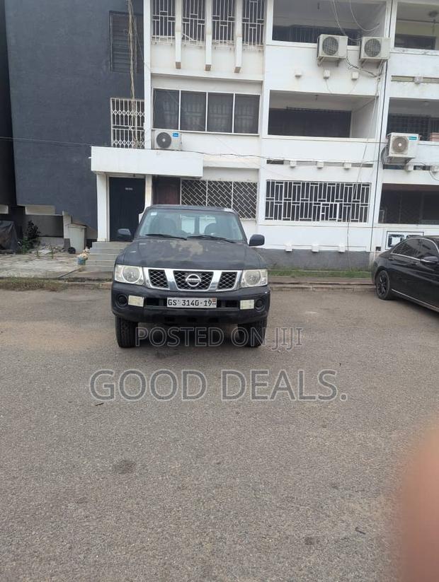 Nissan Patrol 2012 Black