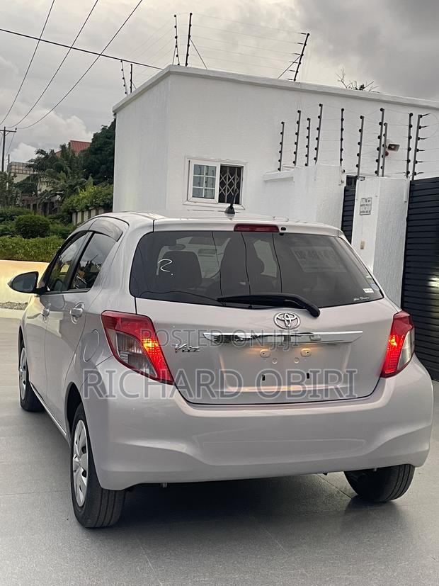 Toyota Vitz 1.3 AWD 5dr 2013 Silver