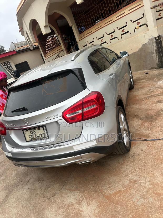 Mercedes-Benz GLA 250 2015 Silver