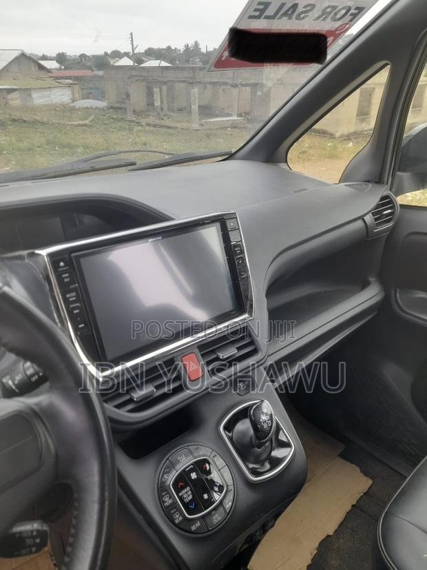 Toyota Voxy 2014 Black