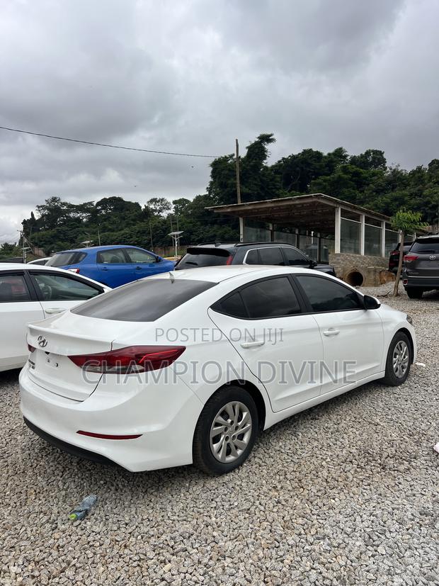 Hyundai Elantra 2017 White