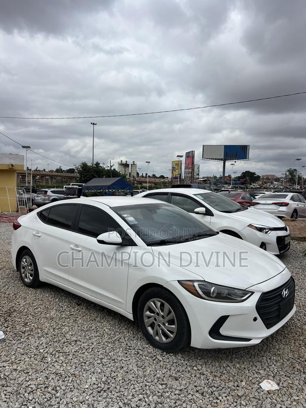Hyundai Elantra 2017 White