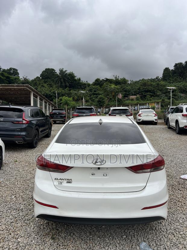 Hyundai Elantra 2017 White